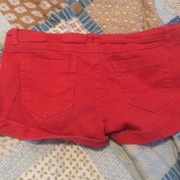 Red jean shorts - Picture 2 of 2